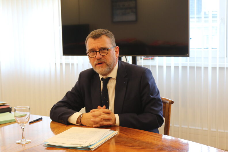 , Clichy; La double vie d’Olivier Klein, recteur d’Alsace et maire d’une ville à 500 km