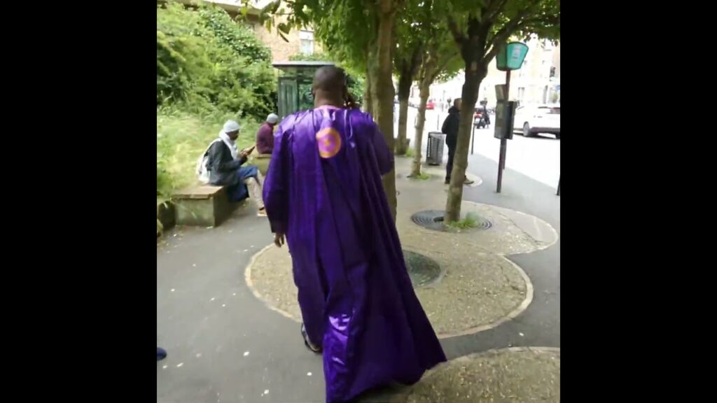 , (Ivry-sur-Seine): Devant le foyer d’africains d’Ivry sur seine